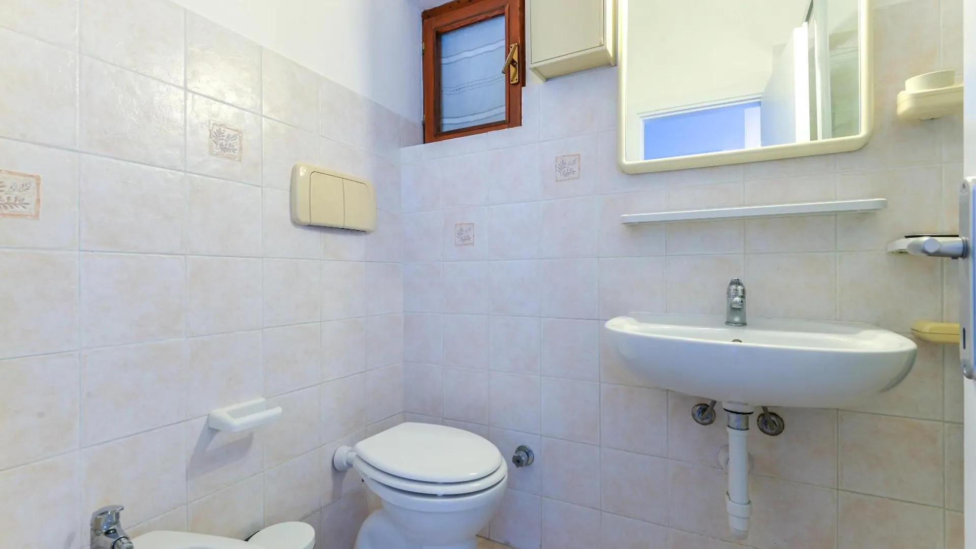 Casa Clara Daire Marina di Campo İtalya
